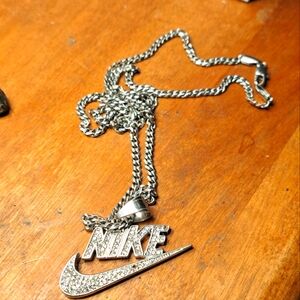 NIKE Brand 24 Necklace with Rhinestone    Fills